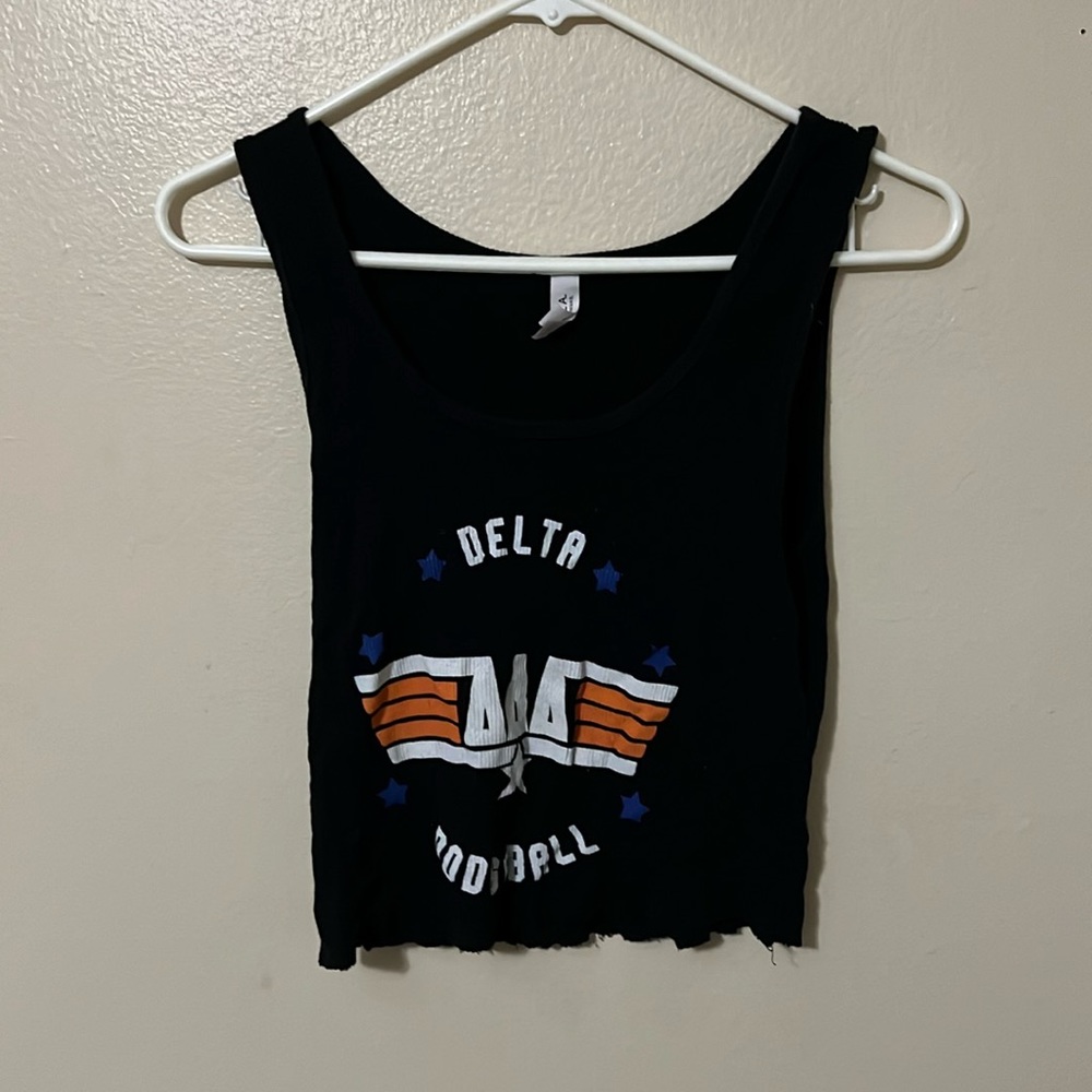 tridelta delta dodgeball crop tank